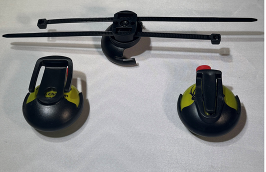 3 Holders with 2 bottles Deer