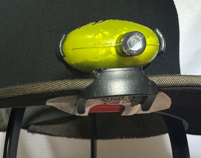 Hat clip, that holds a reed, Included 2 bottles Elk